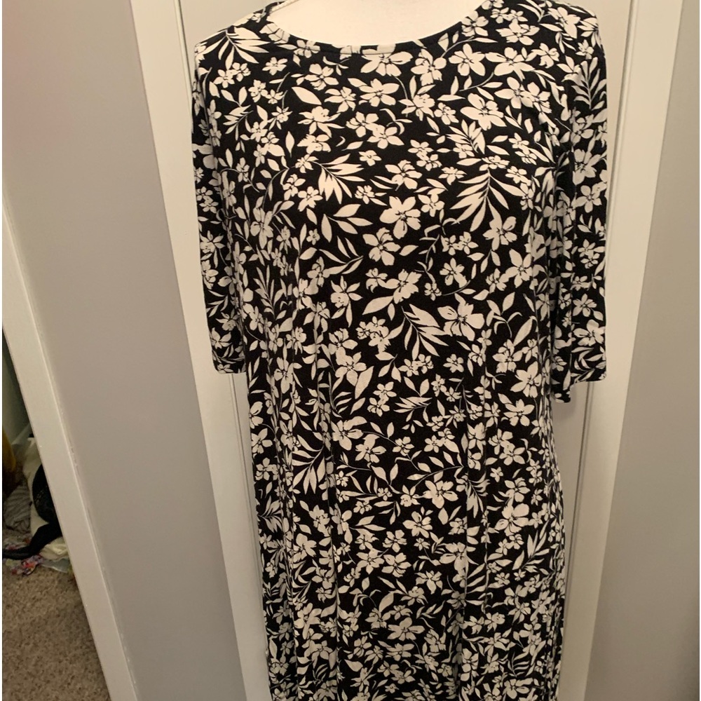 Two Versatile Dresses, one Black Cynthia Rowley L and bonus Old Navy XL - Picture 1 of 8